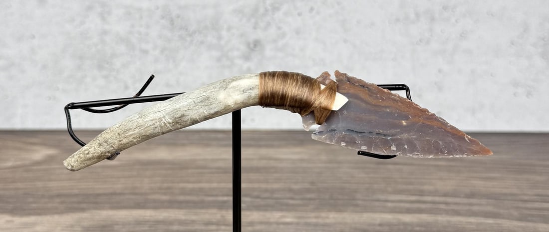 Bo Earls Handmade Horn Handle Knife: Handmade by Bo Earls. Bo is one of the finest modern flint and obsidian knappers. His knives are some of the nicest money can buy. The handle is whitetail deer horn. 7" long.