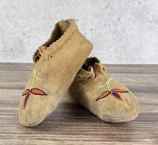 Blackfoot Native American Indian Beaded Moccasins