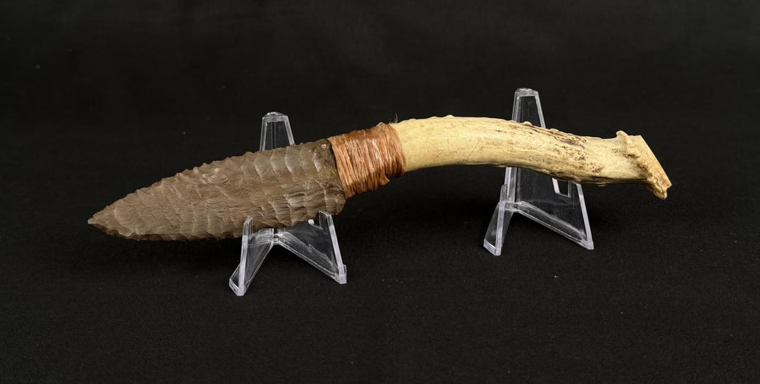 Bo Earls Handmade Horn Handle Knife: Handmade by Bo Earls. Handle is whitetail deer horn. 8 1/2" long.