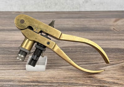 Modern Bond Reloading Tool