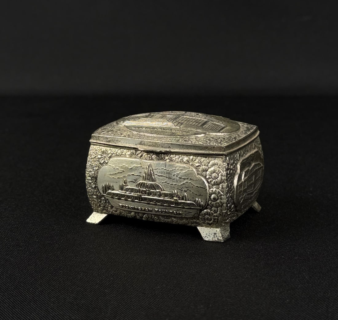 Chicago Souvenir Trinket Jewelry Box: 3" by 2 3/8" by 1 3/4".