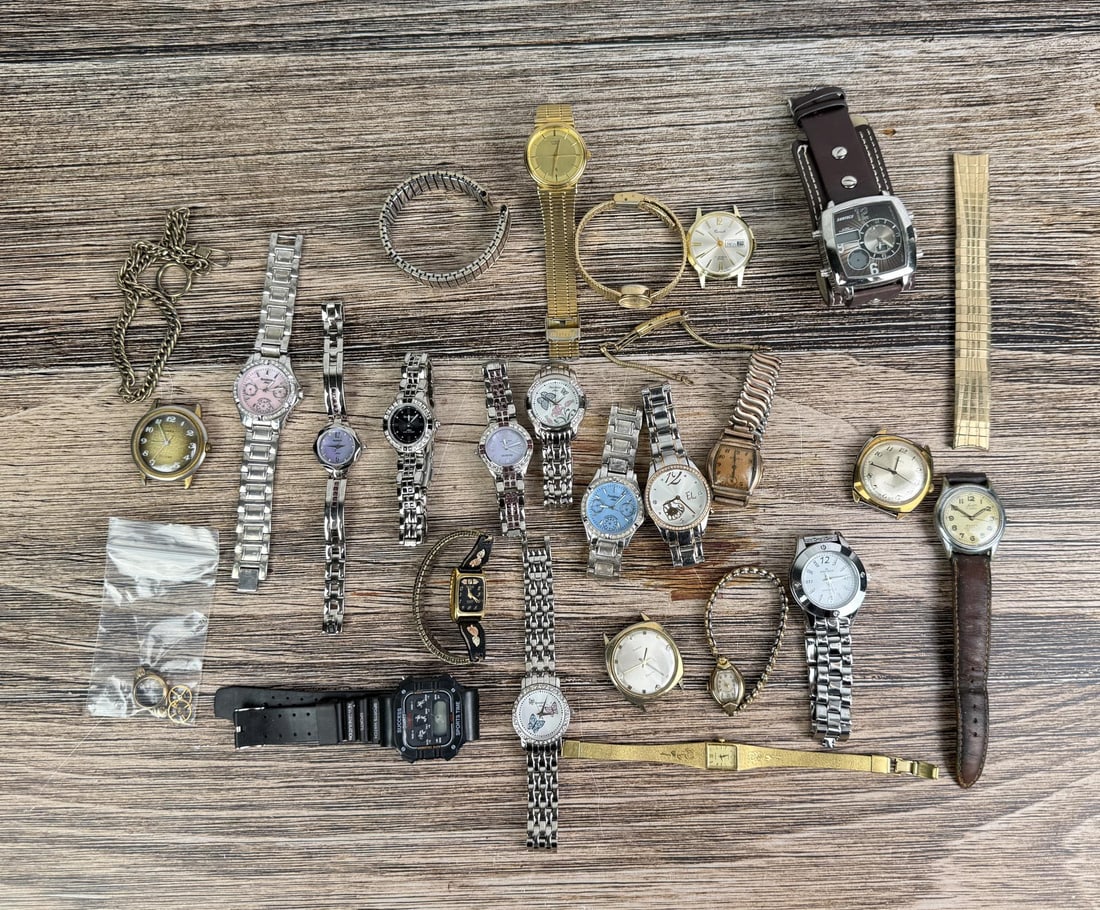 Collection of Vintage Watches: Nice assortment. Untested.