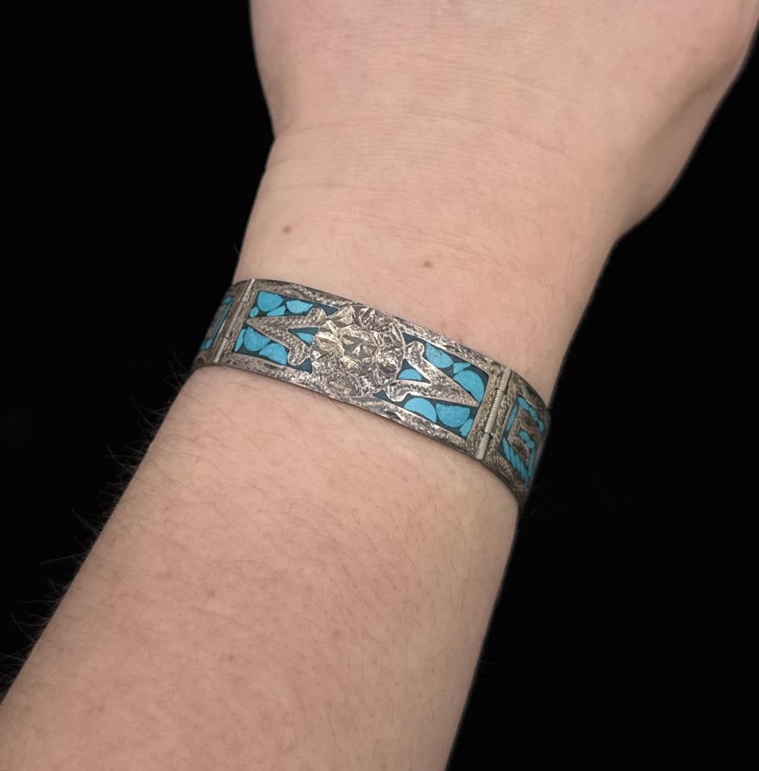 Taxco Mexico Sterling Silver Bracelet: 13.7 grams.