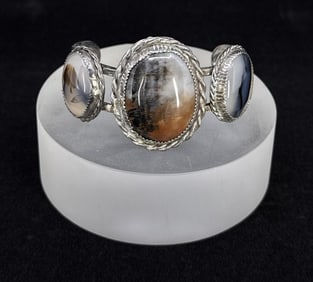 Navajo Sterling Silver Agate Bracelet