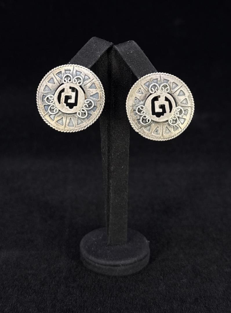 Taxco Mexico Sterling Silver Earrings: 1" diameter. 8.29 grams.