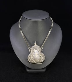 Victorian Sterling Silver Repousse Coin Purse