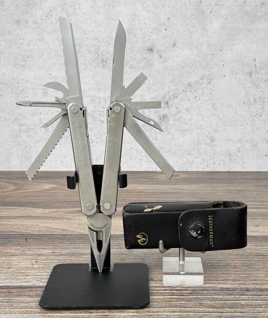Leatherman Core Multi Tool: Nice example.