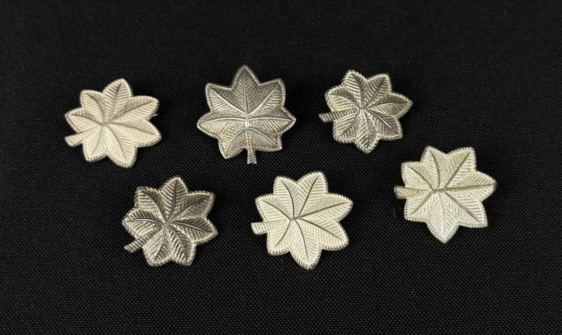 WW2 Sterling Silver Lieutenant Colonel Rank Pins: 50.94 grams.
