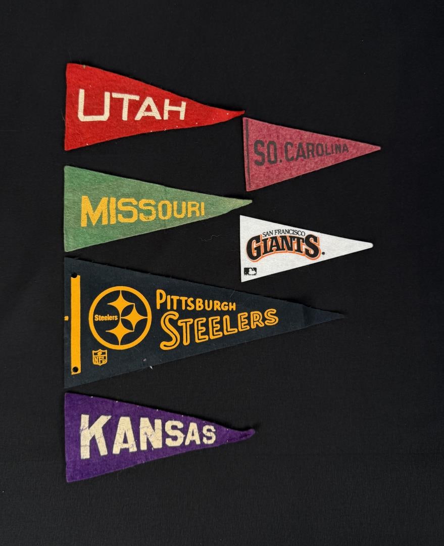 Miniature Souvenir Felt Pennants: Nice grouping.