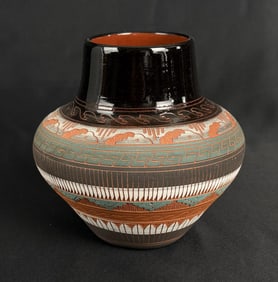 Gary and Ardellia Bennett Navajo Pottery Vase