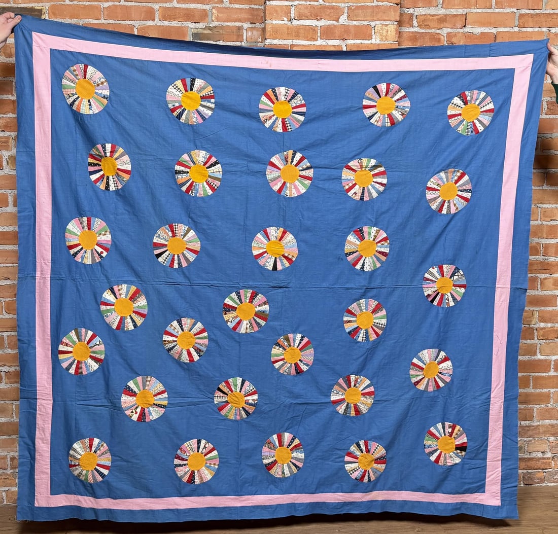 Antique Dresden Plate Quilt (1 of 4)