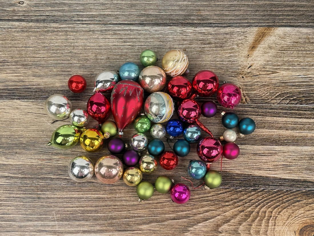 Mercury Glass Christmas Tree Ornaments: Nice grouping.