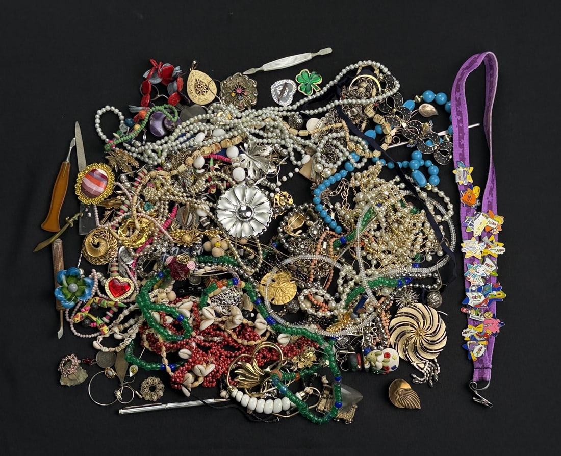 5 Pounds of Costume Jewelry and Manicure Tools: Nice grouping.