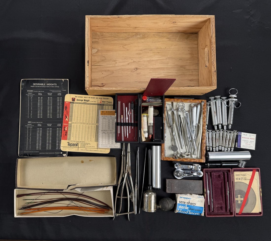 Antique Medical Surgical Instruments (1 of 20)