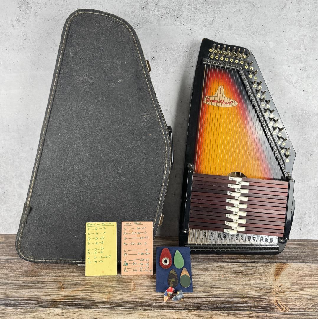 ChromAharp Autoharp Musical Instrument: 22" by 11 1/4"