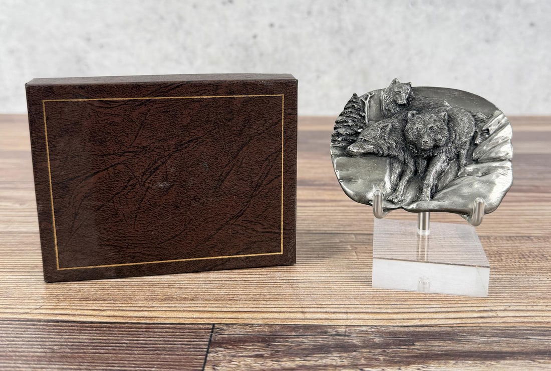 1984 Evening Prowl Timber Wolf Belt Buckle: 3 1/8" long