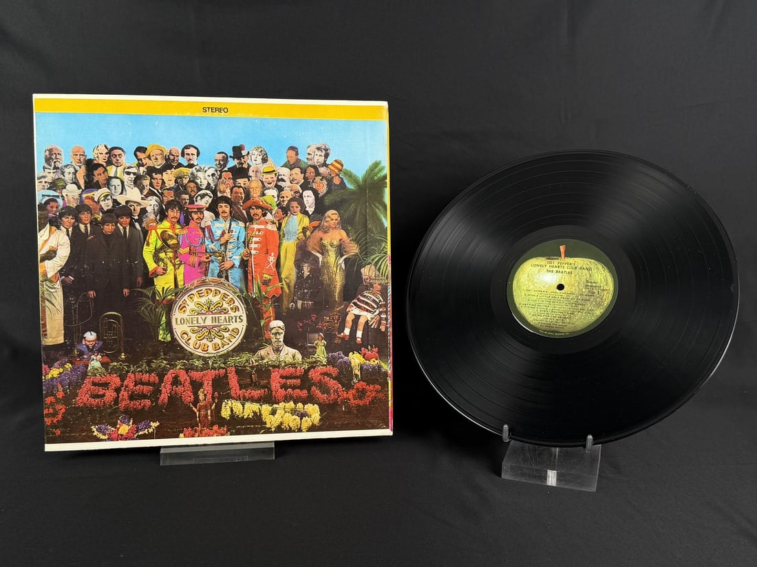Beatles Sgt Peppers Lonely Hearts Club Band Record: Record. Apple Records. SMAS 2653