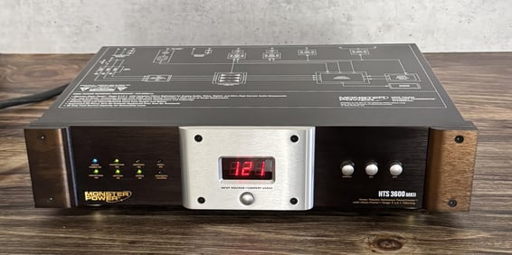 Monster Power HTS 3600 Home Theatre Power Center