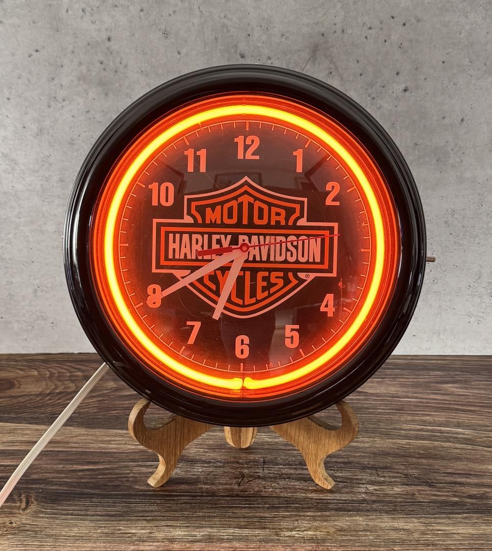 Harley Davidson Motorcycles Neon Clock (1 of 6)