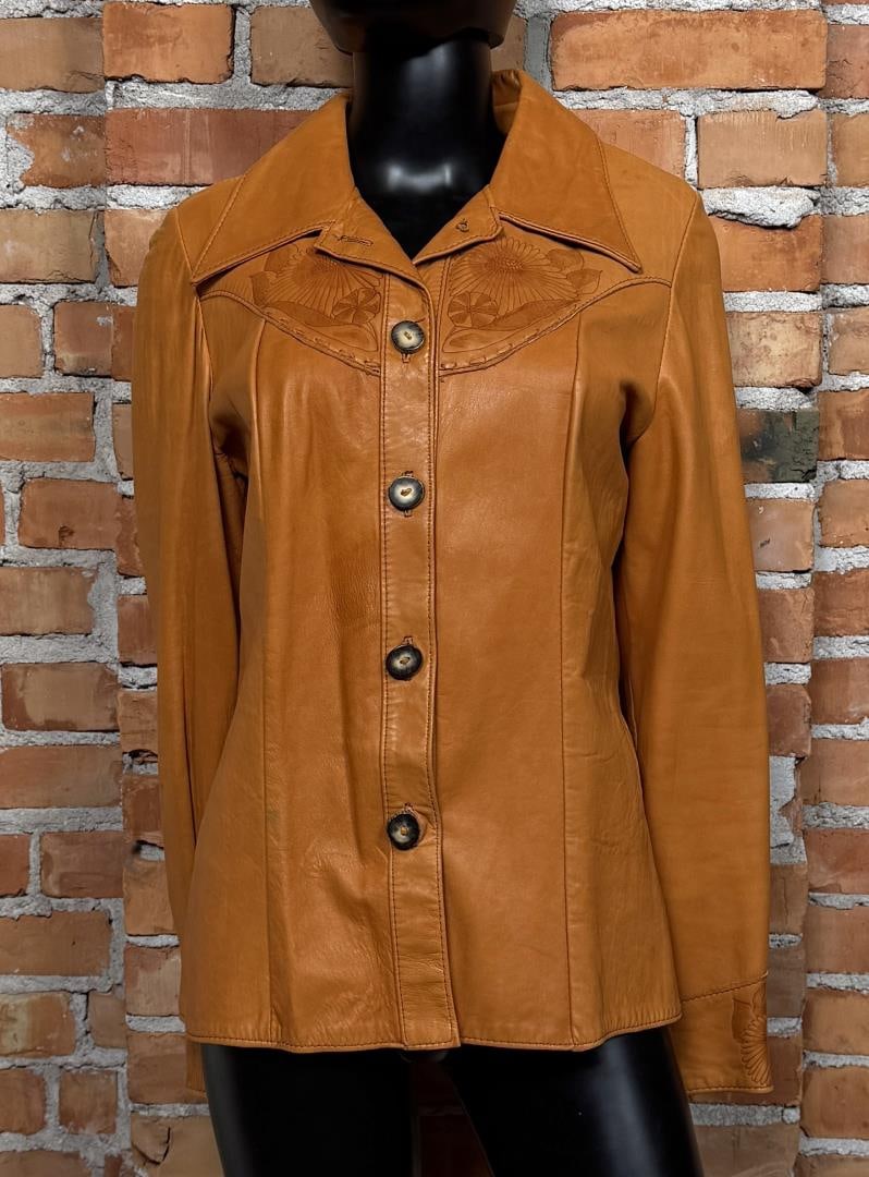 Vintage Santa Fe Leather Coat Jacket: Size 13/14. Tooled leather back piece.