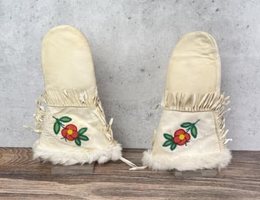 Cree Native American Indian Beaded Gloves