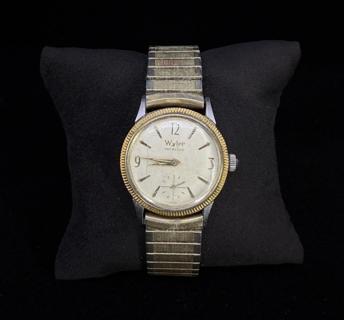 Wyler Incaflex Watch: In working order. Needs a new crystal.