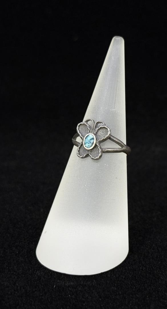 Zuni Chip Inlaid Turquoise Sterling Silver Ring: Size 5 1/2. 1.75 grams.