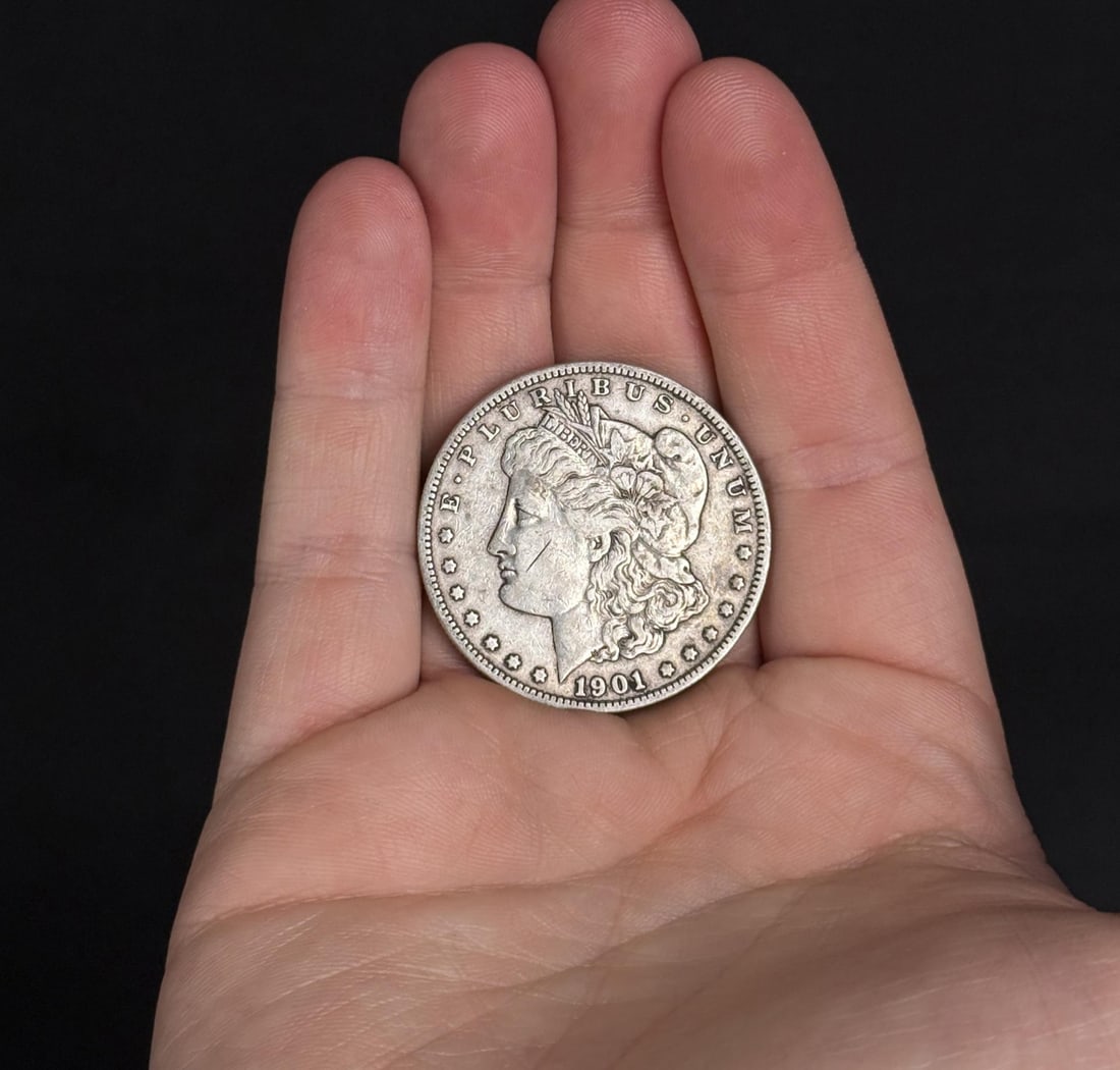 1901 O Morgan Silver Dollar (1 of 3)