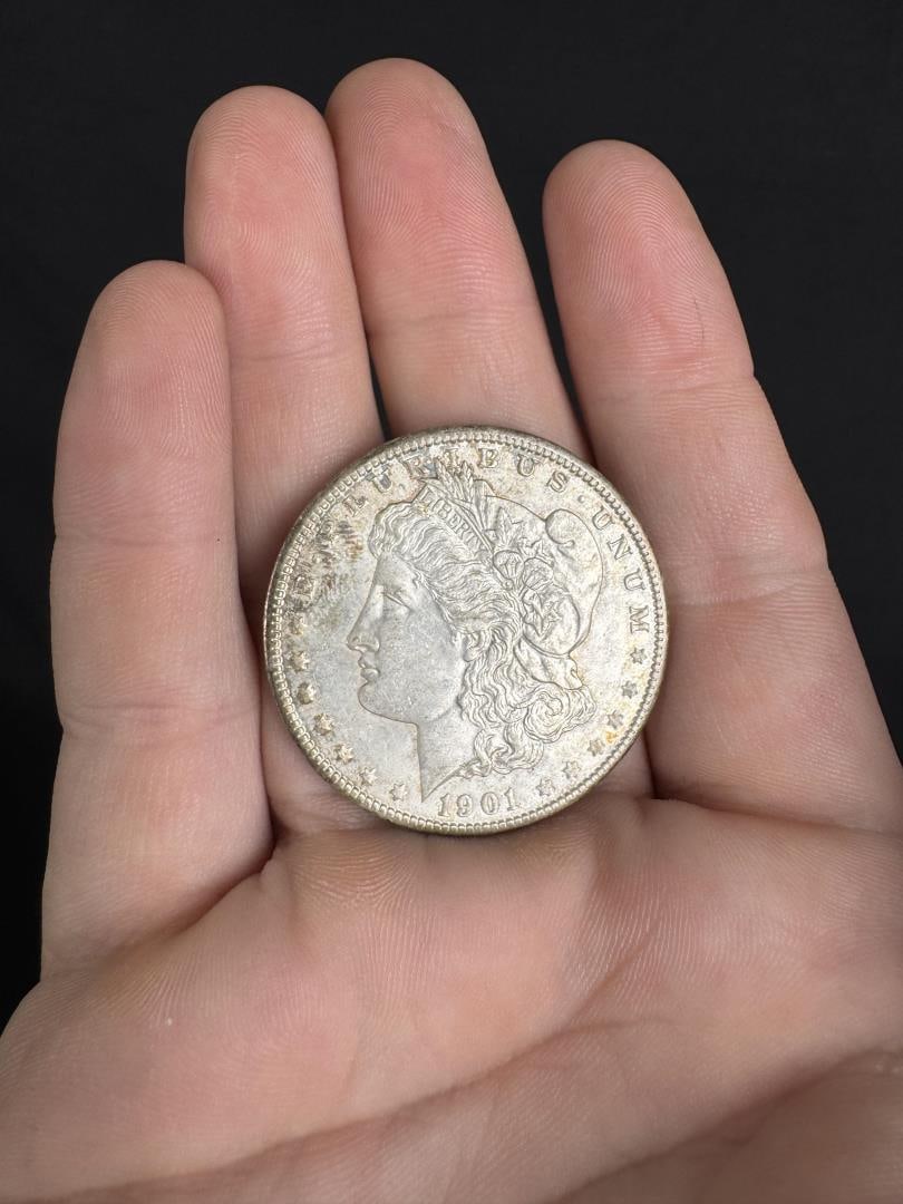 1901 O Morgan Silver Dollar (1 of 4)