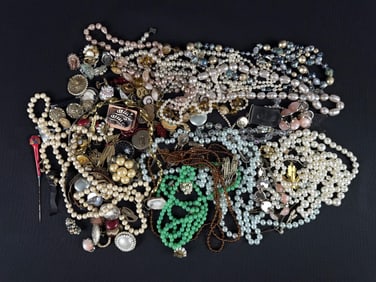 4lbs of Costume Jewelry