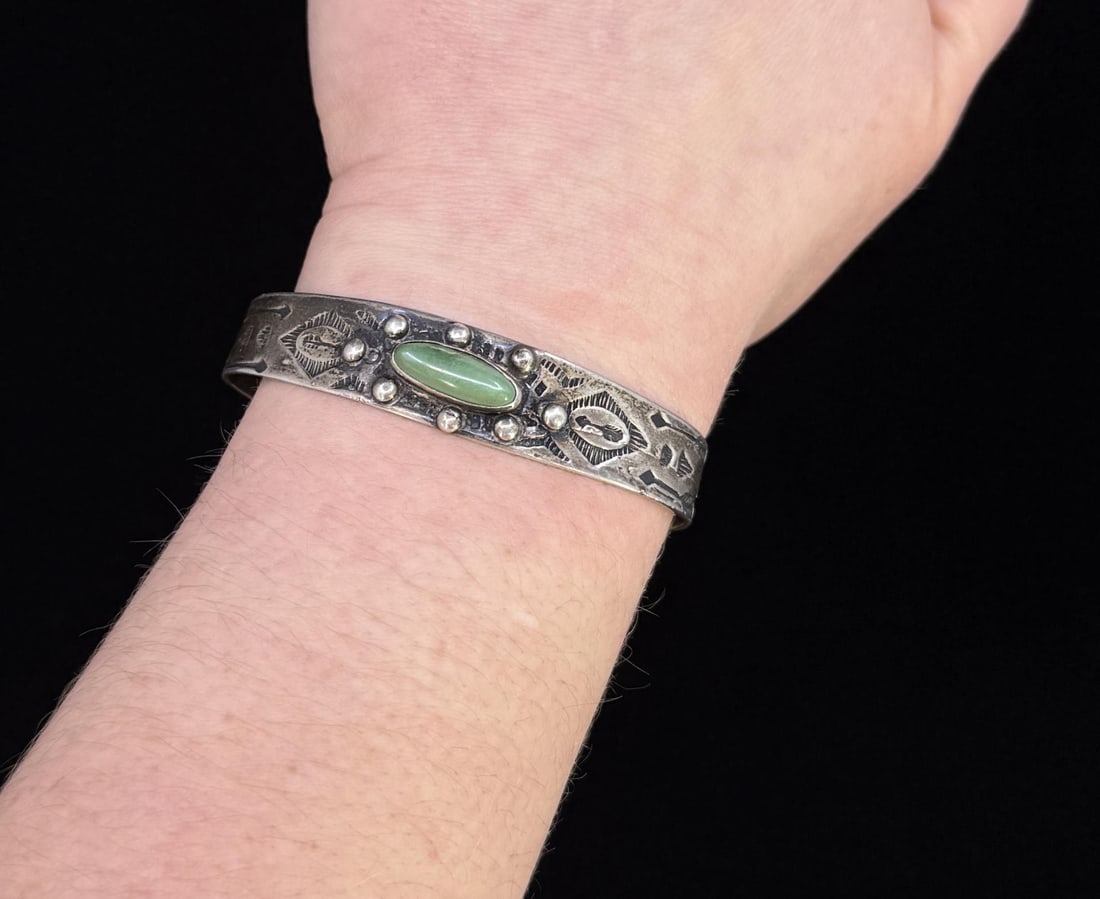 Old Pawn Navajo Sterling Silver Turquoise Bracelet (1 of 6)
