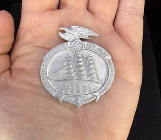 WW2 German Seefahrt ist Not Tinnie Badge