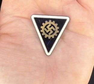 WW2 German DAF Labor Front Womens Section Badge