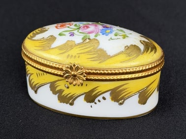 Limoges Decor Main Porcelain Trinket Box