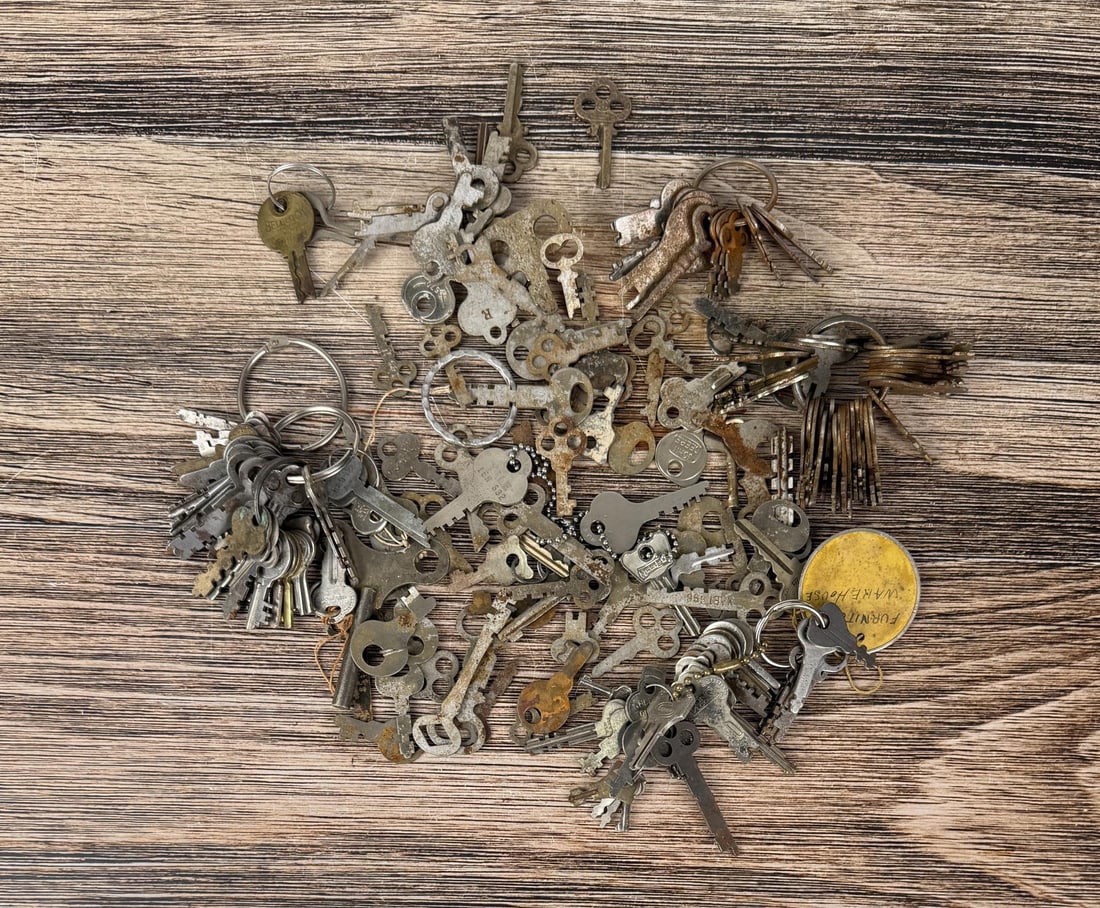 Collection of Antique Keys: Nice grouping