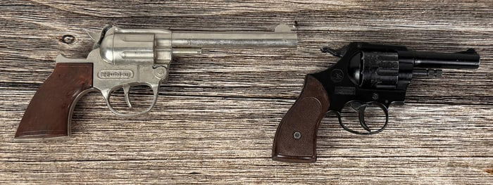 Cap Pistol & Starter Pistol
