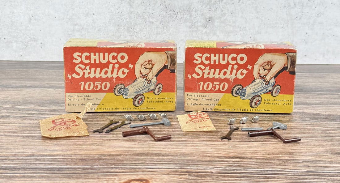 Schuco Studio 1050 Toy Boxes and Tools (1 of 5)