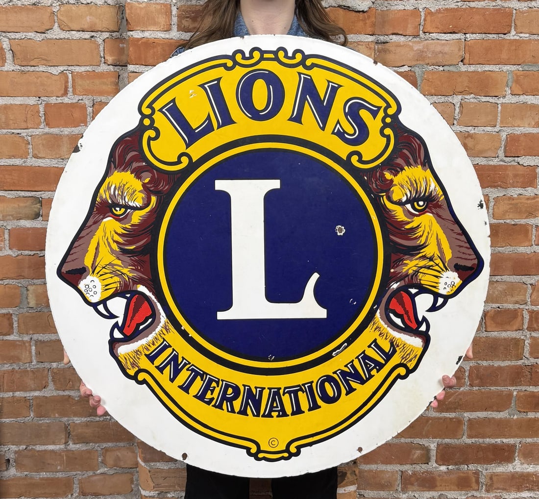 Lions Club International Porcelain Sign: Nice original sign. 30" in diameter.