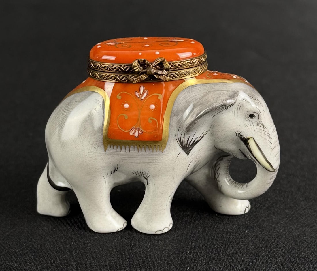 Limoges Peint Main Porcelain Trinket Box Elephant (1 of 6)