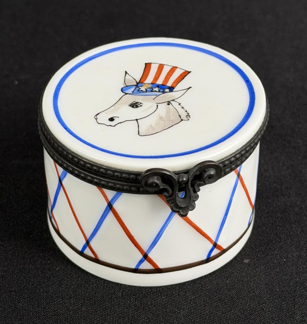 Limoges Peint Main Porcelain Trinket Box Democrat (1 of 5)