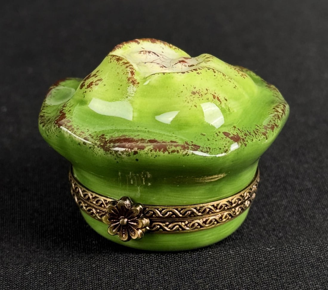 Limoges Peint Main Porcelain Trinket Box Cabbage: 1" tall by 1 3/4" in diameter. Chamart.