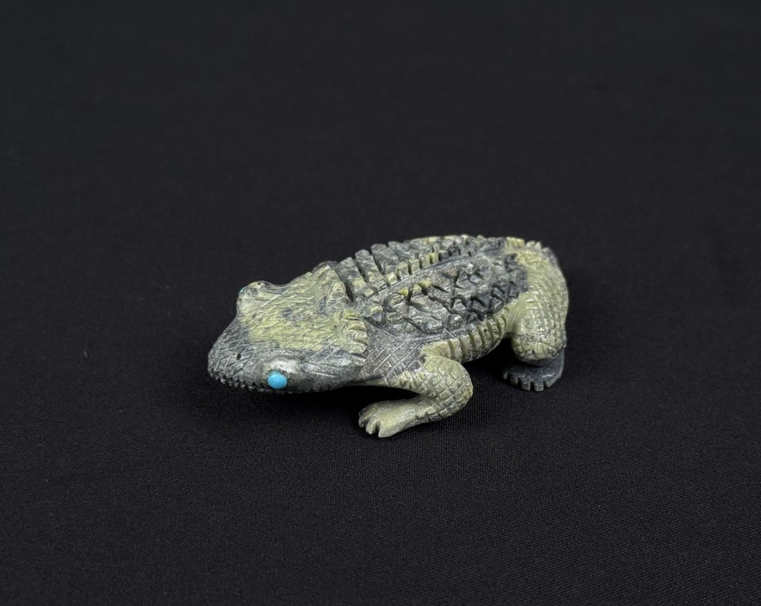 Clive Jonas Hustito Zuni Carved Horned Toad Fetish: 2 5/8" by 1 3/4" by 5/8".