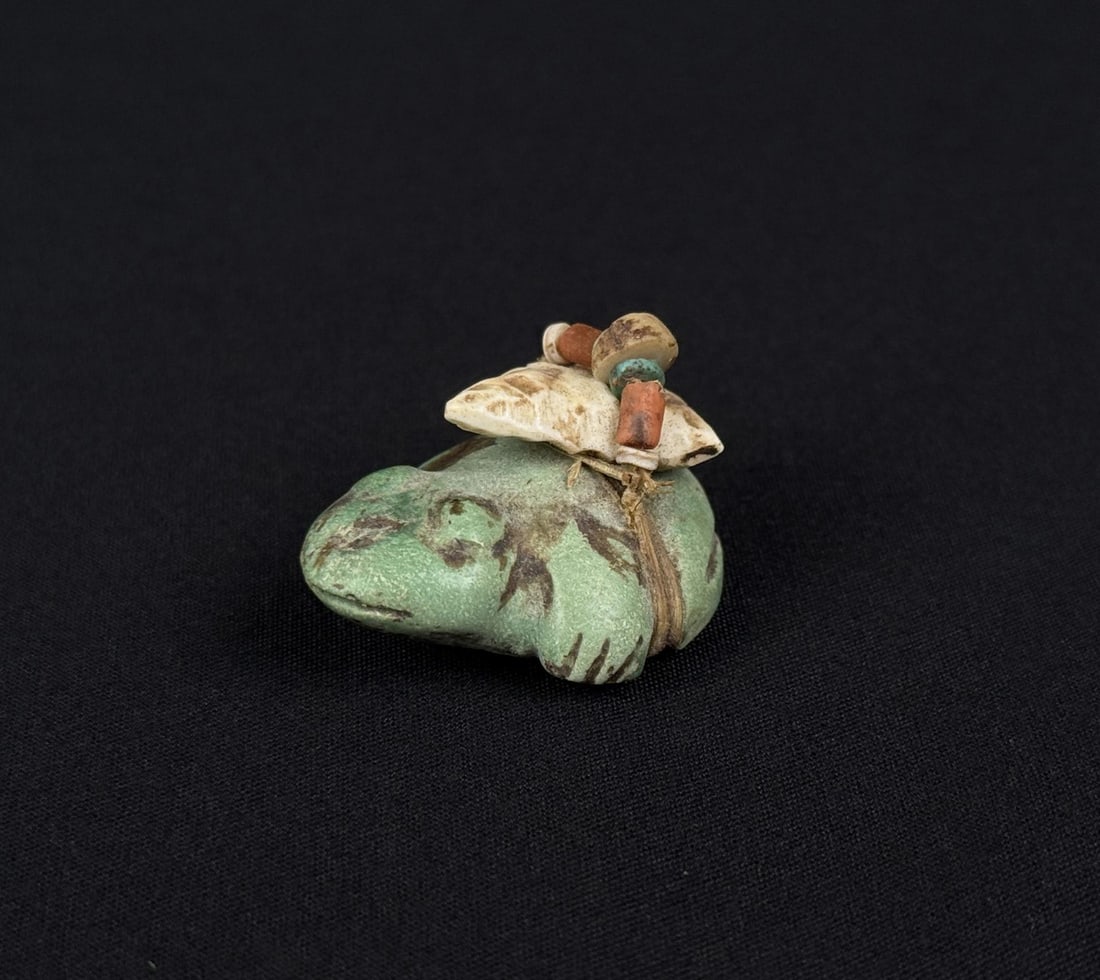 Zuni Carved Turquoise Frog Fetish (1 of 4)