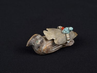 Herbert Davis Zuni Carved Bird Arrowhead Fetish