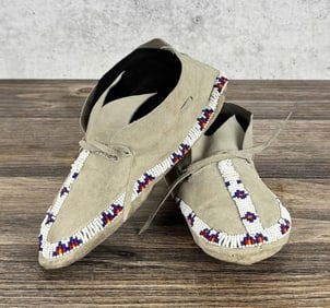 Blackfoot Native American Indian Beaded Moccasins