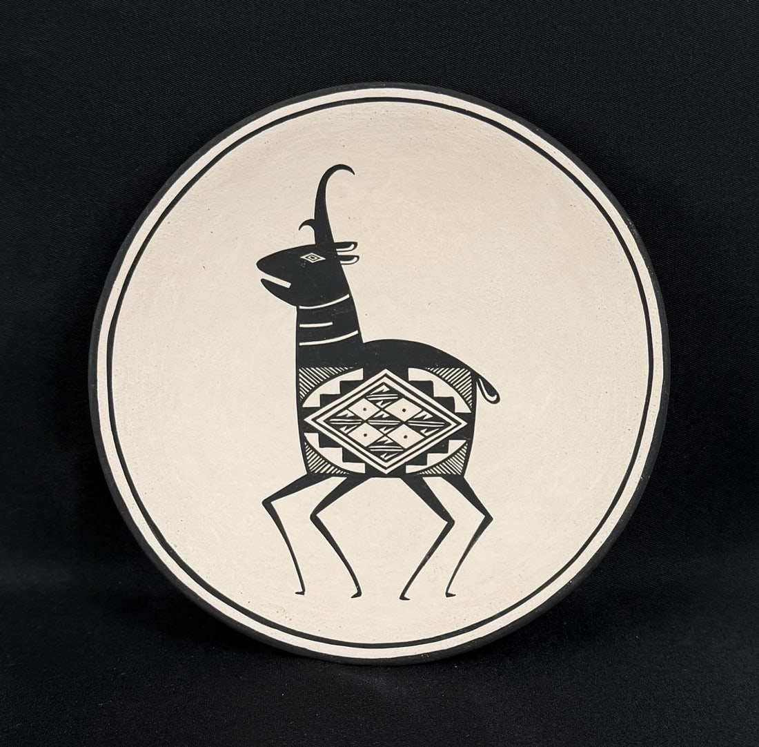 Dean Reano Acoma Pueblo Indian Pottery: 5 3/4" diameter, 3/4" tall