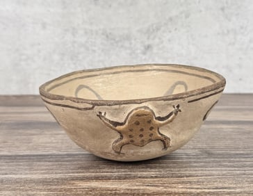 Historic Zuni Pueblo Frog Effigy Pot