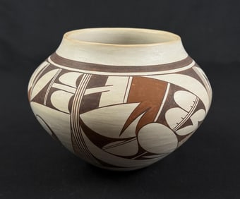 Loretta Navasie Frog Woman Hopi Pottery Jar
