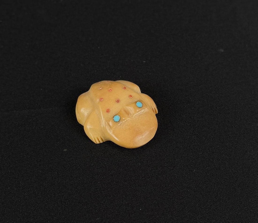 Gordon Poncho Zuni Carved Frog Fetish (1 of 4)