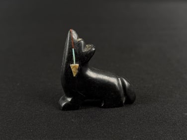 Zuni Carved Howling Wolf Fetish
